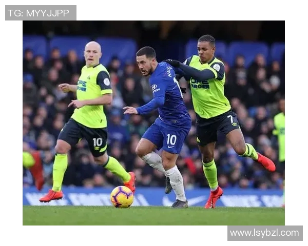 西汉姆联迎战哈德斯菲尔德全力争胜展现英超实力与激情